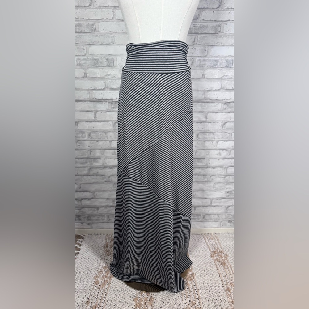 Vintage Joe Benbasset Black and Grey Striped Knit Maxi Skirt